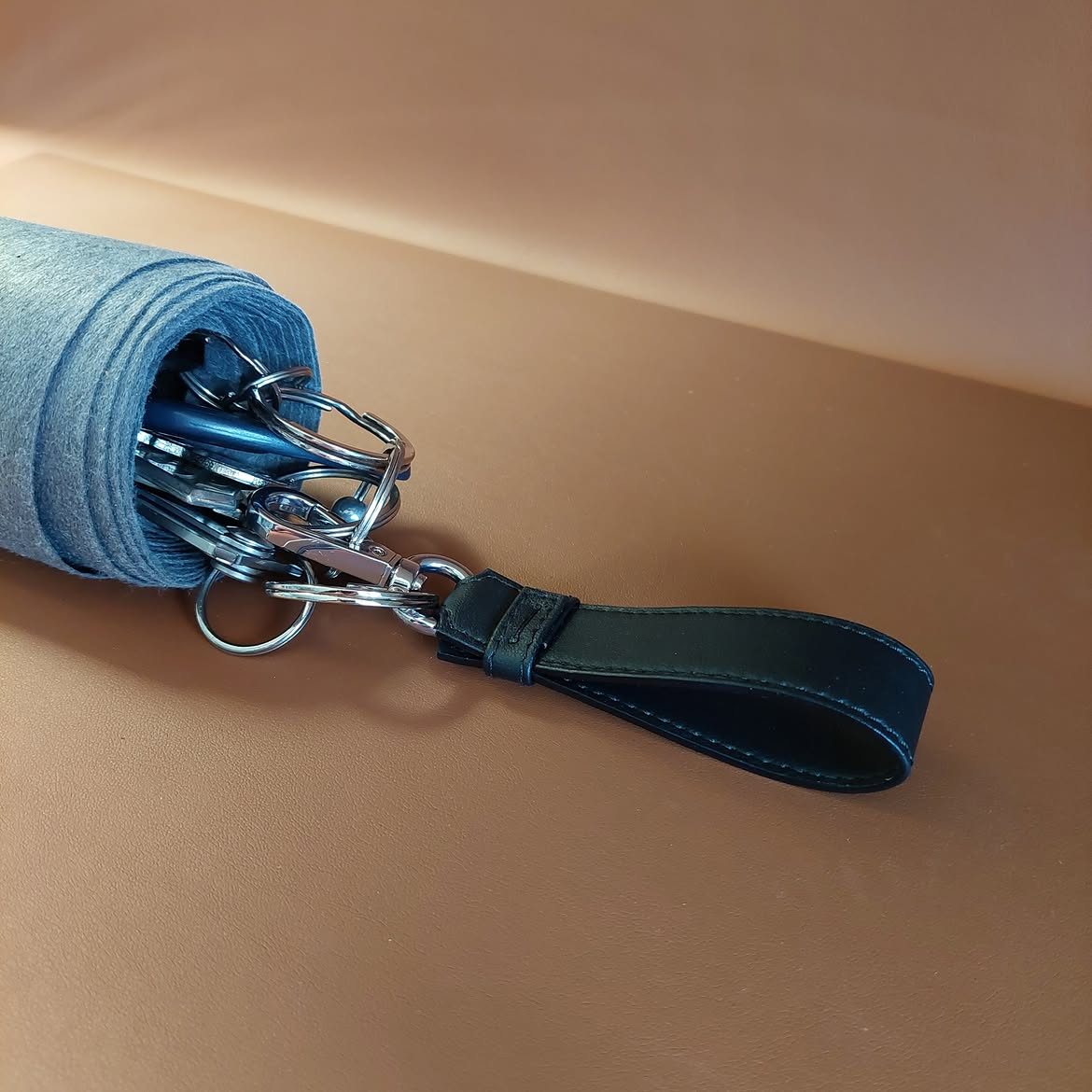 Breloc din piele v2